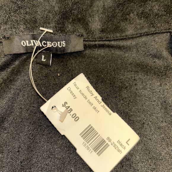 Ruby and Jenna Black Faux Suede Skirt NWT - Picture 3 of 3